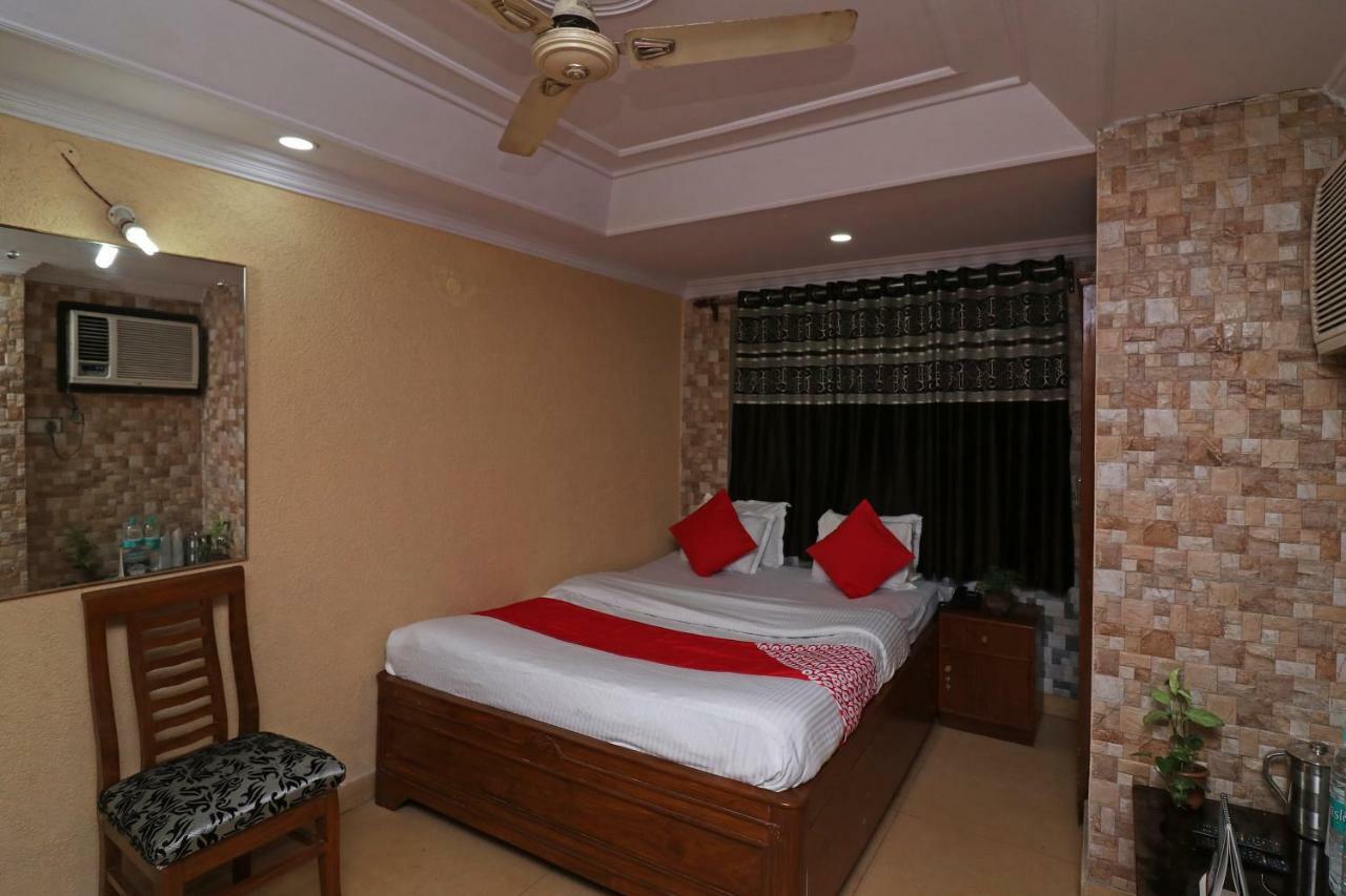 Oyo Flagship 16209 Hotel Ambar Palace Calcutta Bara Bazar Exterior foto